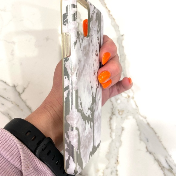 NEW Velvet Caviar Protective Case iPhone 11 Pro Max in White Marble with silver. - Picture 13 of 13